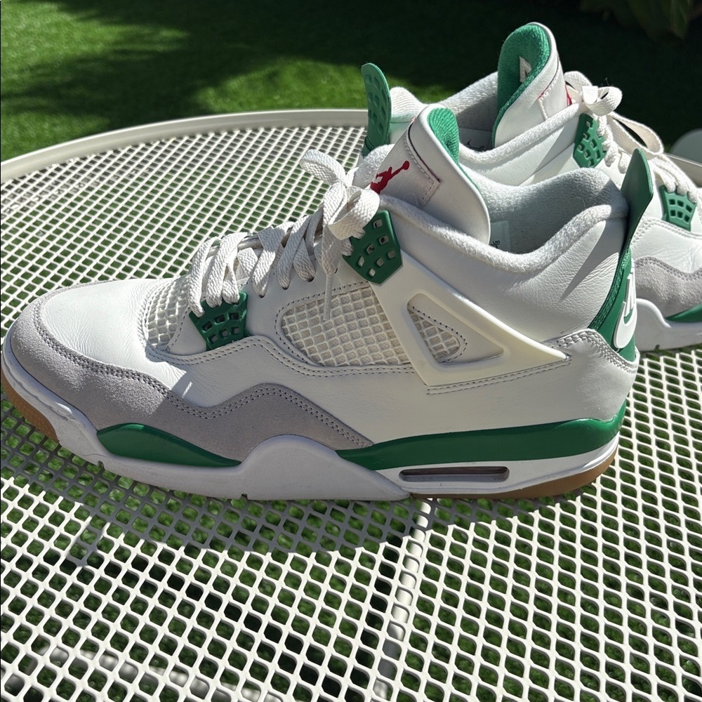 EUC Authentic Nike Jordan Retro SB Green & White - Picture 7 of 12